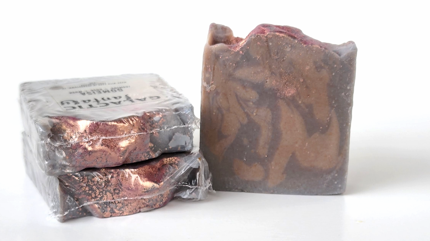 Gomeisa | Tobacco, Rose, and Sandalwood